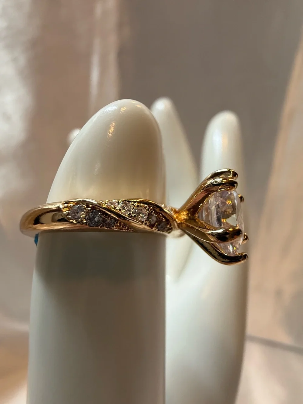 N/A elegant gold
